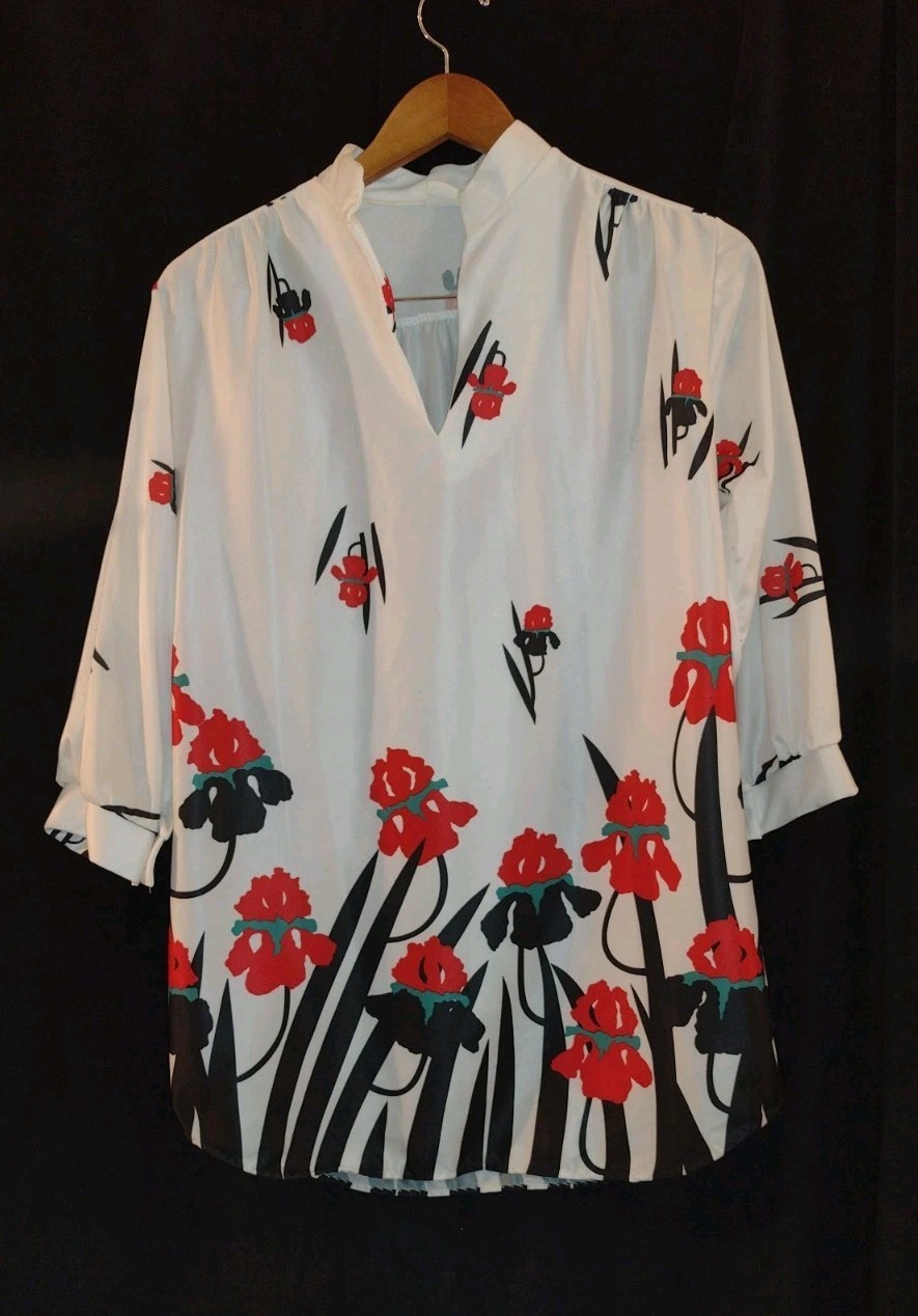 Vintage 60s–70s Red Iris Abstract Blouse RN17386 White Poly Medium 20.5&Prime; P2P