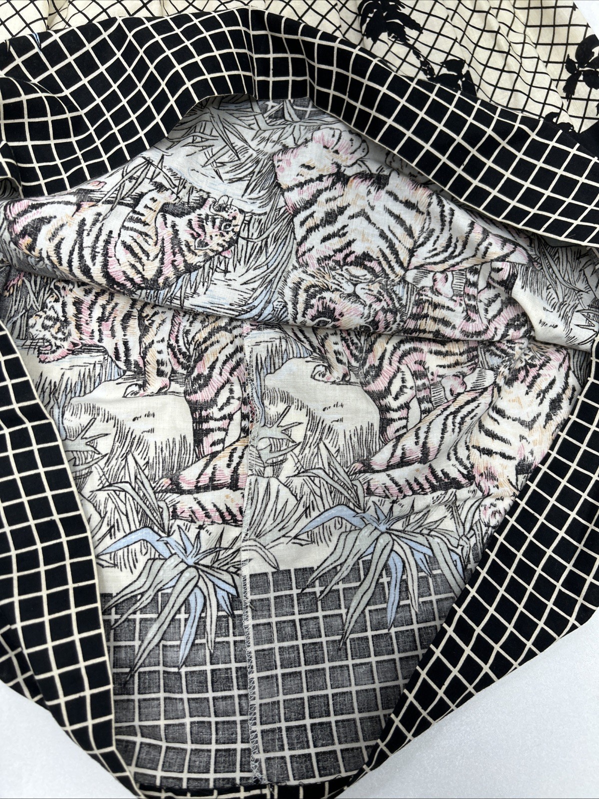 Vintage 80-90s Button Zipper Pleaded Midi Skirt Resting Tigers Print