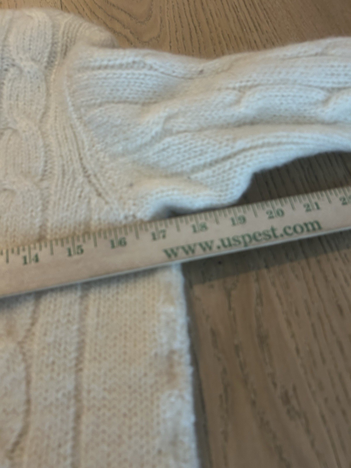 Vintage Saks Fifth Avenue Sweater Women’s Ivory Wool Pullover Vneck Everyday