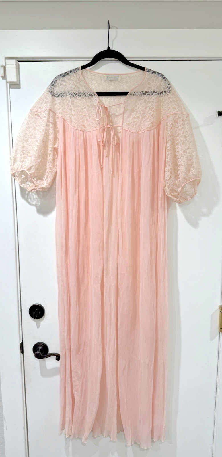 Vintage Barbizon Pegnoir Nightgown Hollywood Glam M Puff Sleeve Pleated Negligee