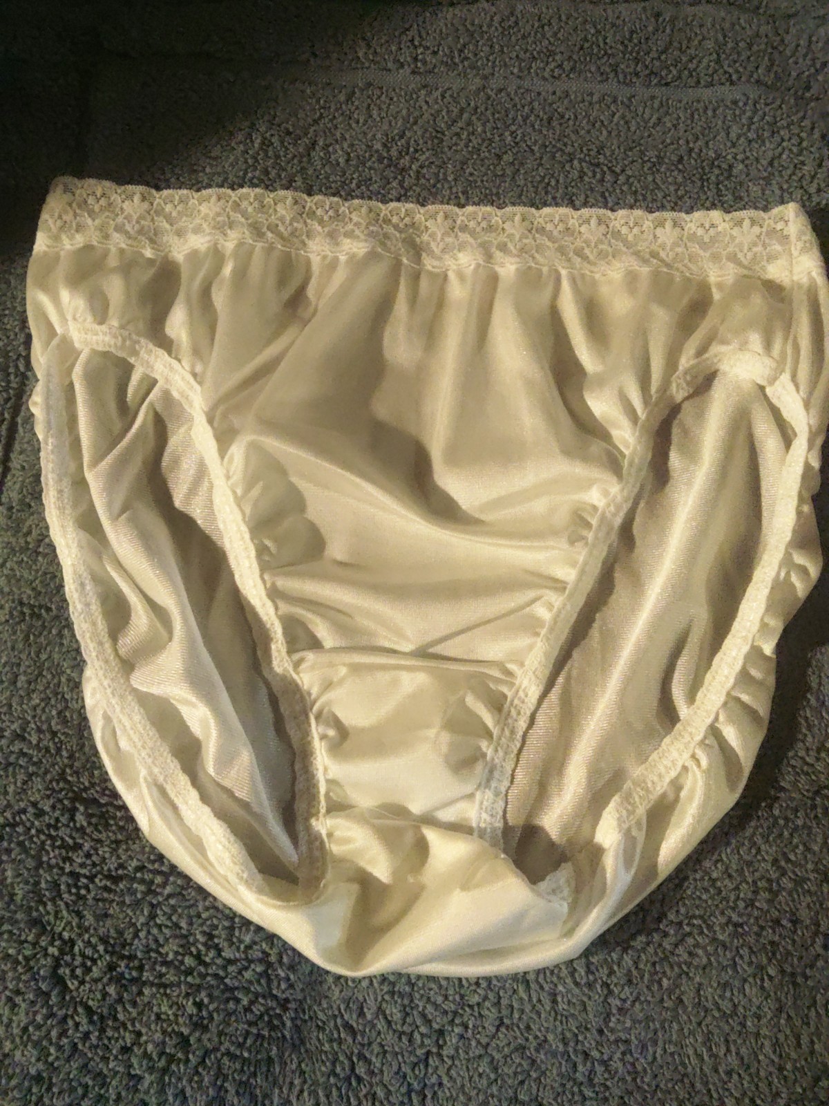 Hicut Sz 7 vintage fruit of the loom 100% nylon panties w/tag, Wide Lace White