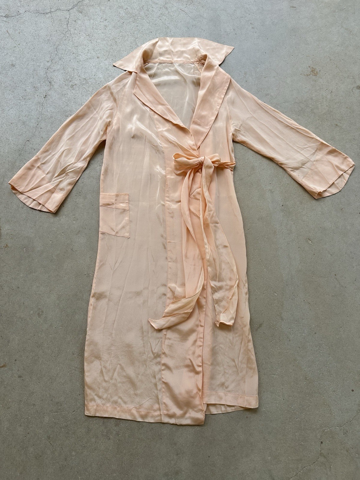 1930s 40s Peach Rayon Satin Robe Art Deco Wrap Boudoir Dressing Gown S Vintage