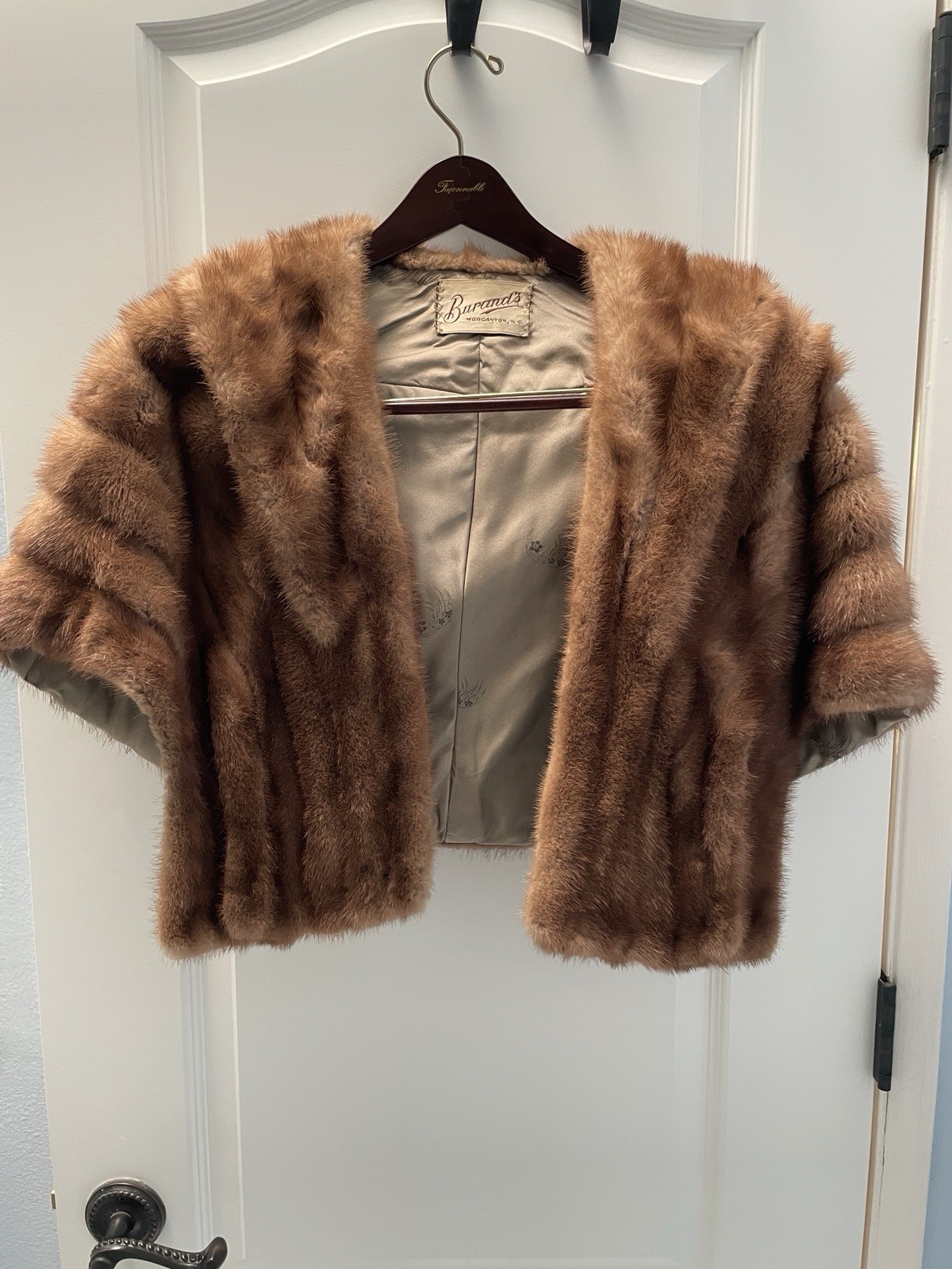 Vintage 1950&rsquo;s Genuine Mink Fur Stole Wrap Shawl Honey Brown satin with pockets
