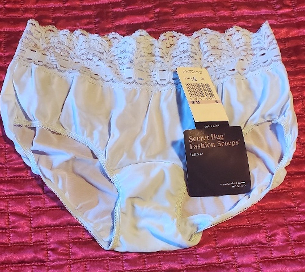 Vintage OLGA Powder Blue Secret Hug Fashion Scoops Panties, Style 63913, M; NWT!