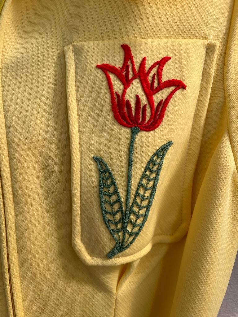 VINTAGE YELLOW TULIP EMBROIDERED JUMP SUIT. SEE MEASUREMENTS. CUTE!