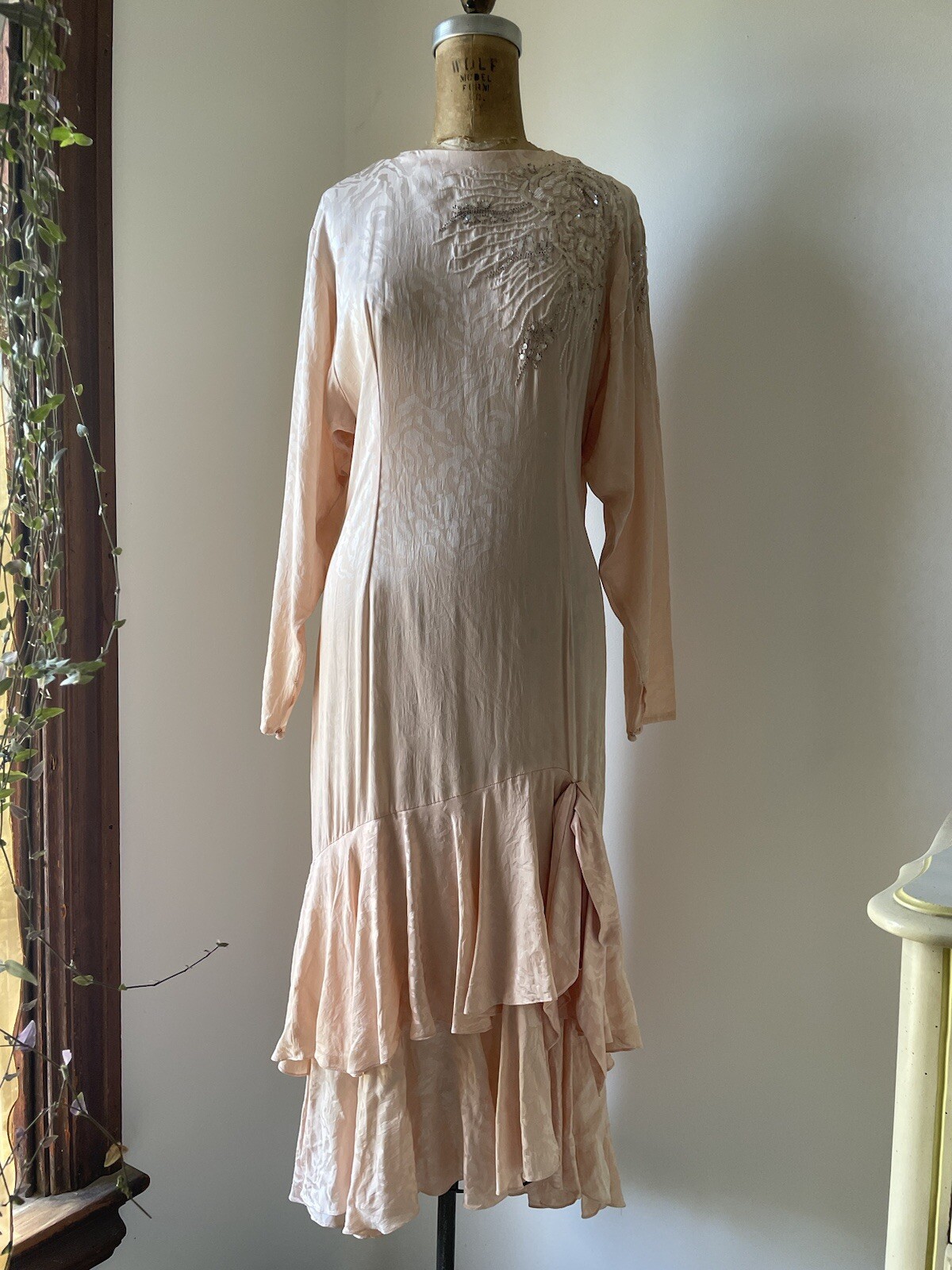 Vintage ‘80s Peach Jacquard Silk Cocktail Dress Sequin Party Dress M