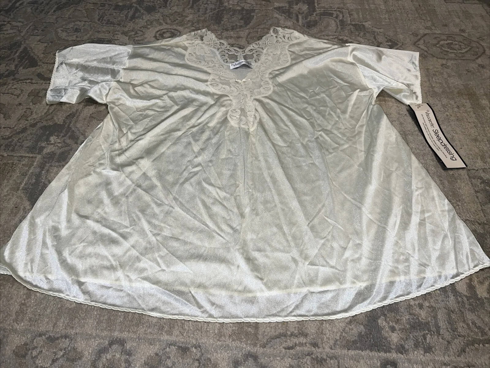 vtg Vassarette Size Medium Underneath-it-All Shirt Pullover V Neck Ivory womens