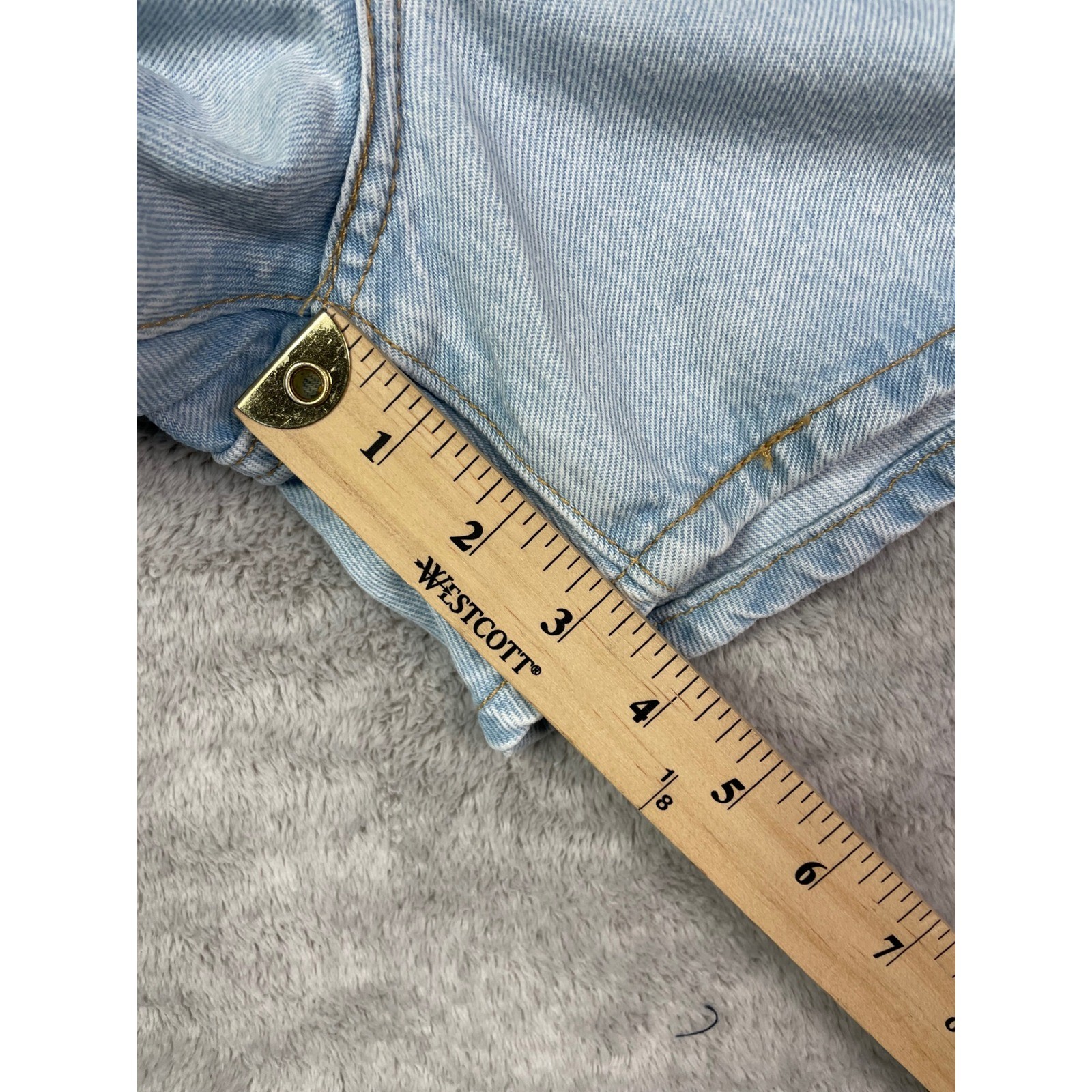 Levi&rsquo;s Premium 80s Mom Shorts Size 32 Light Wash Denim High Rise Blue Jean