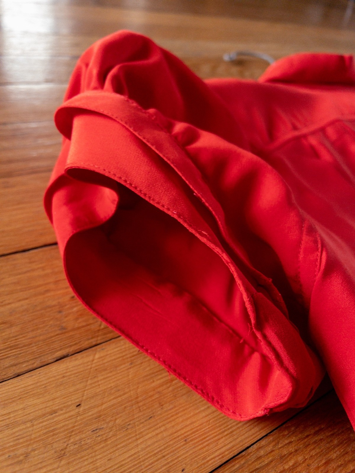 Jacques Molko Paris Vintage Red 100% Silk Top Lux Designer 1980&rsquo;s – 1990&rsquo;s RARE!