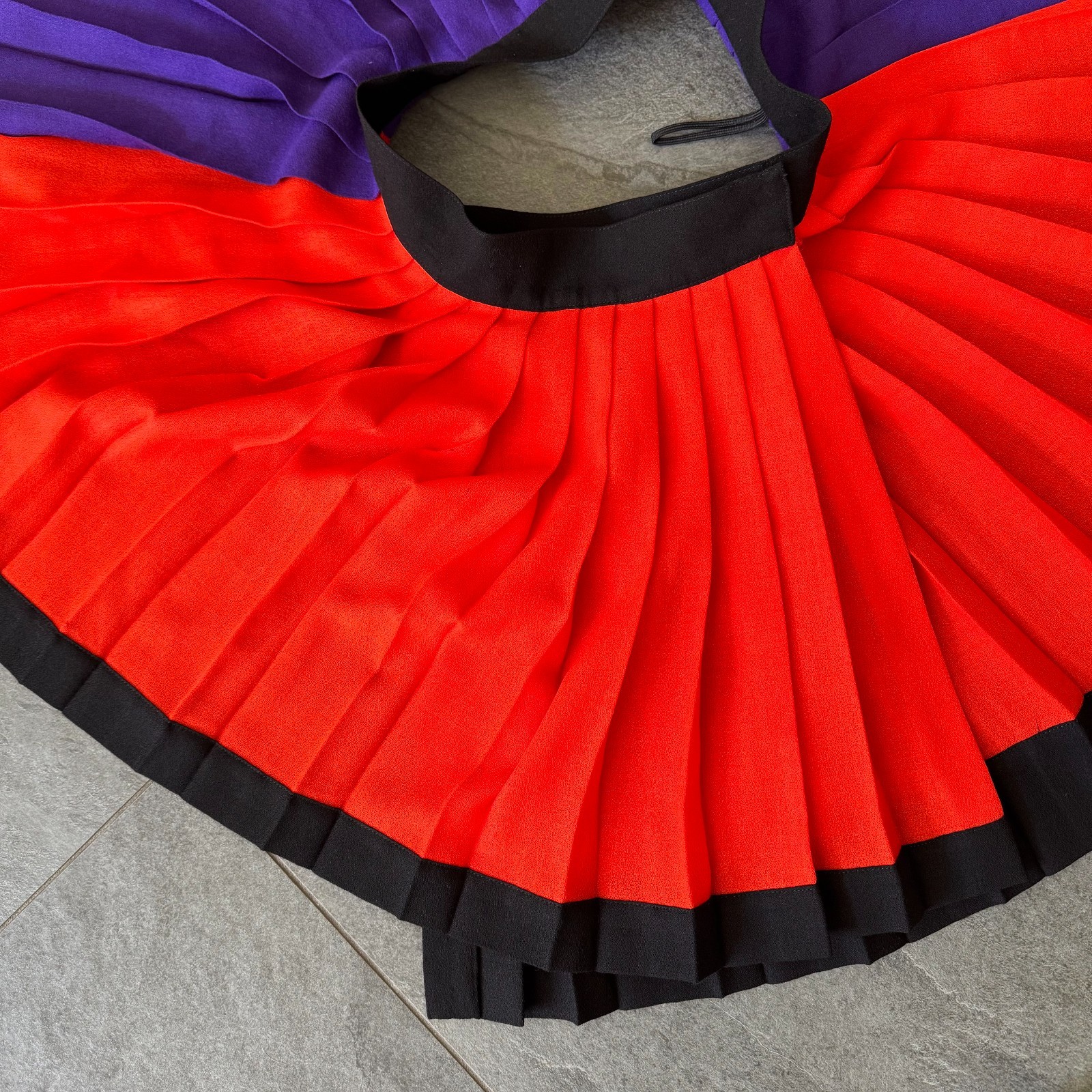 GIANNI VERSACE pleated wool wrap skirt size 42 from F/W 1991/92