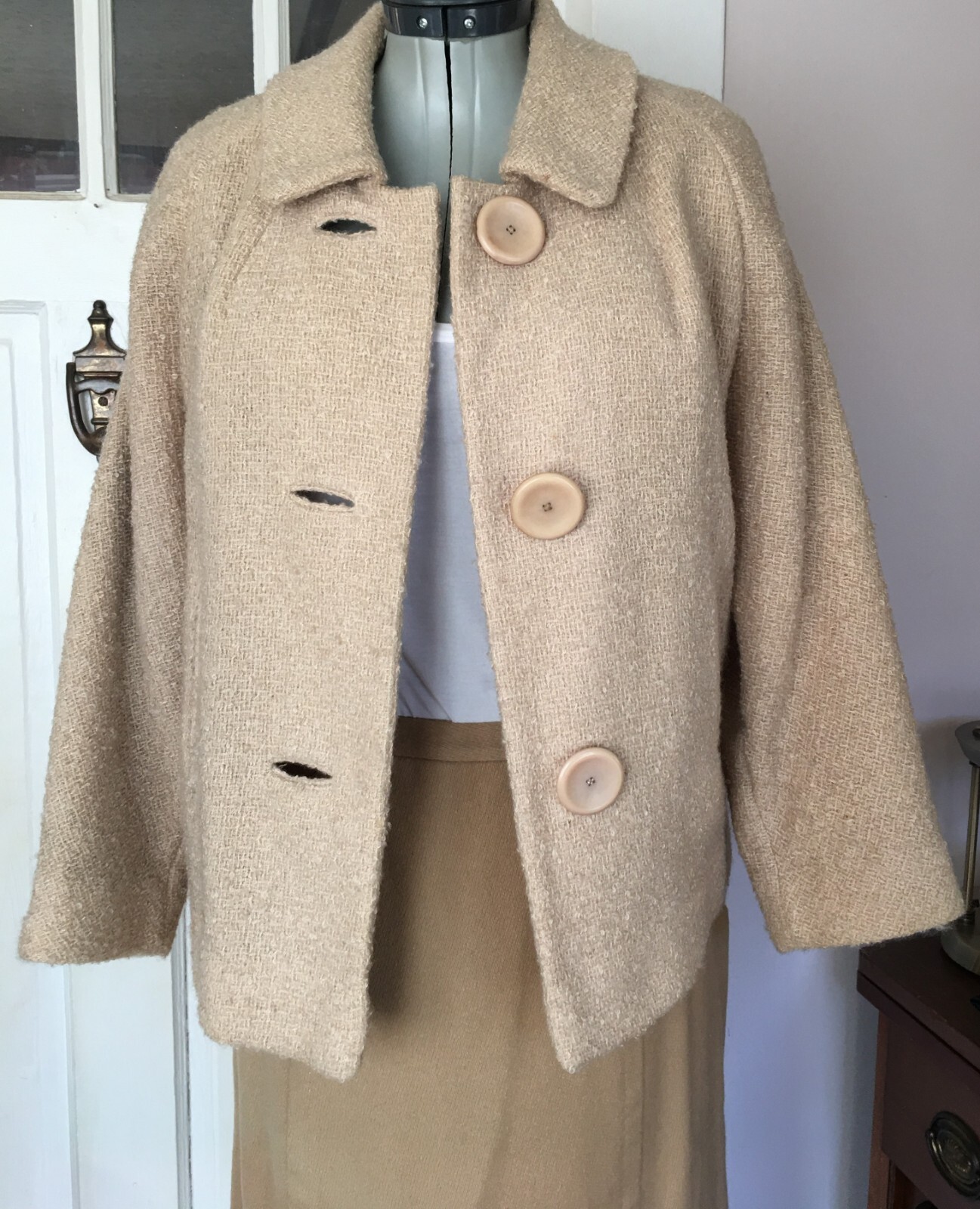 1940s Malwin Ivey&rsquo;s L Textured Wool Oatmeal Swing Box Suit Jacket Fully Lined