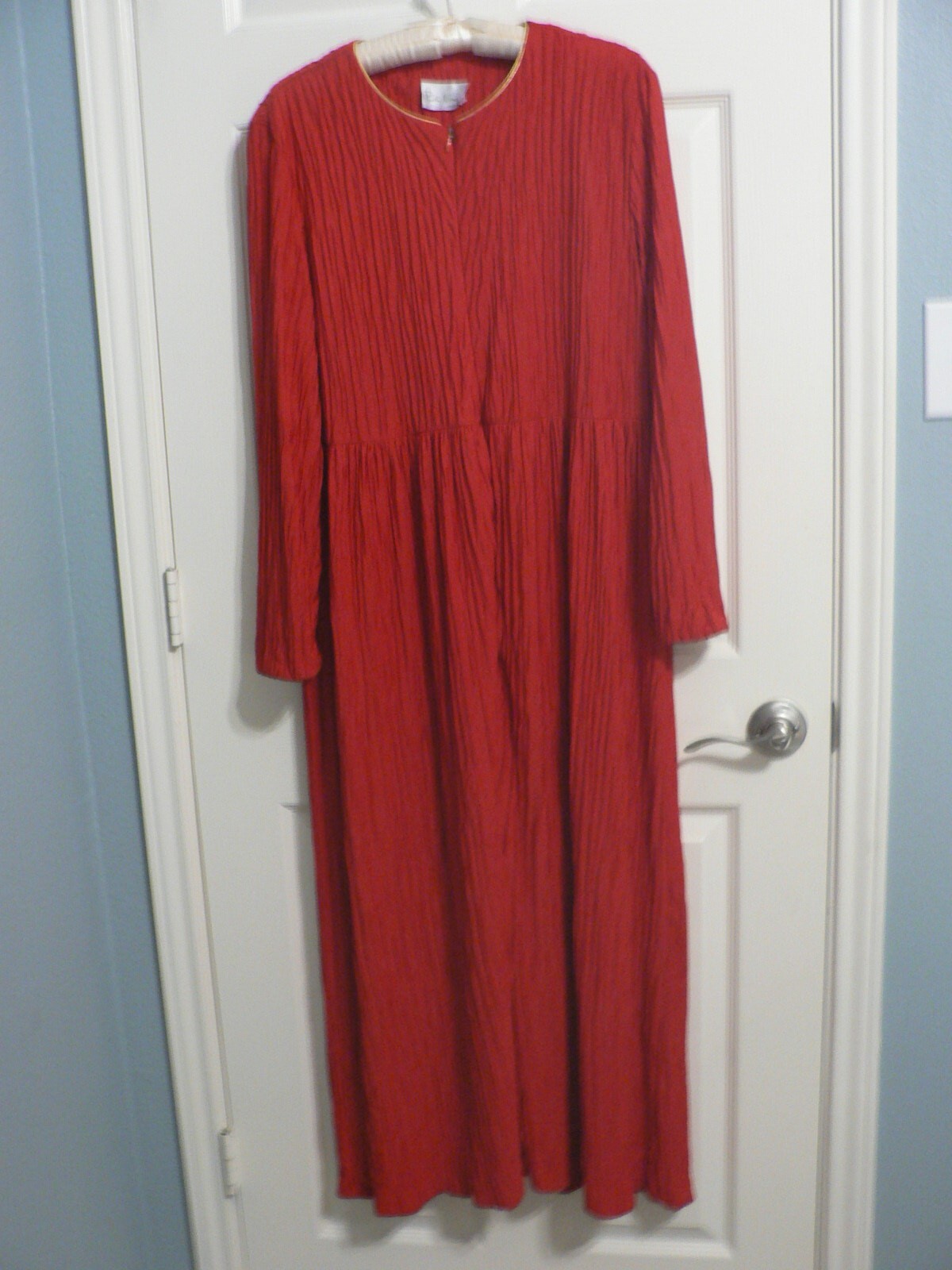 = VTG RUTH NORMAN WOMEN RED 52&Prime; LONG LOUNGEWEAR-40&Prime; CHEST-20.5&Prime; FRONT ZIPPER-EUC