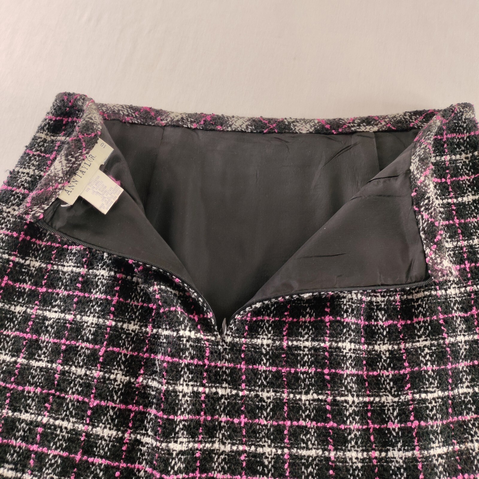 Ann Taylor Poly Wool Blend Skirt, Size 10 90s Pink Black White 28&Prime; Waist