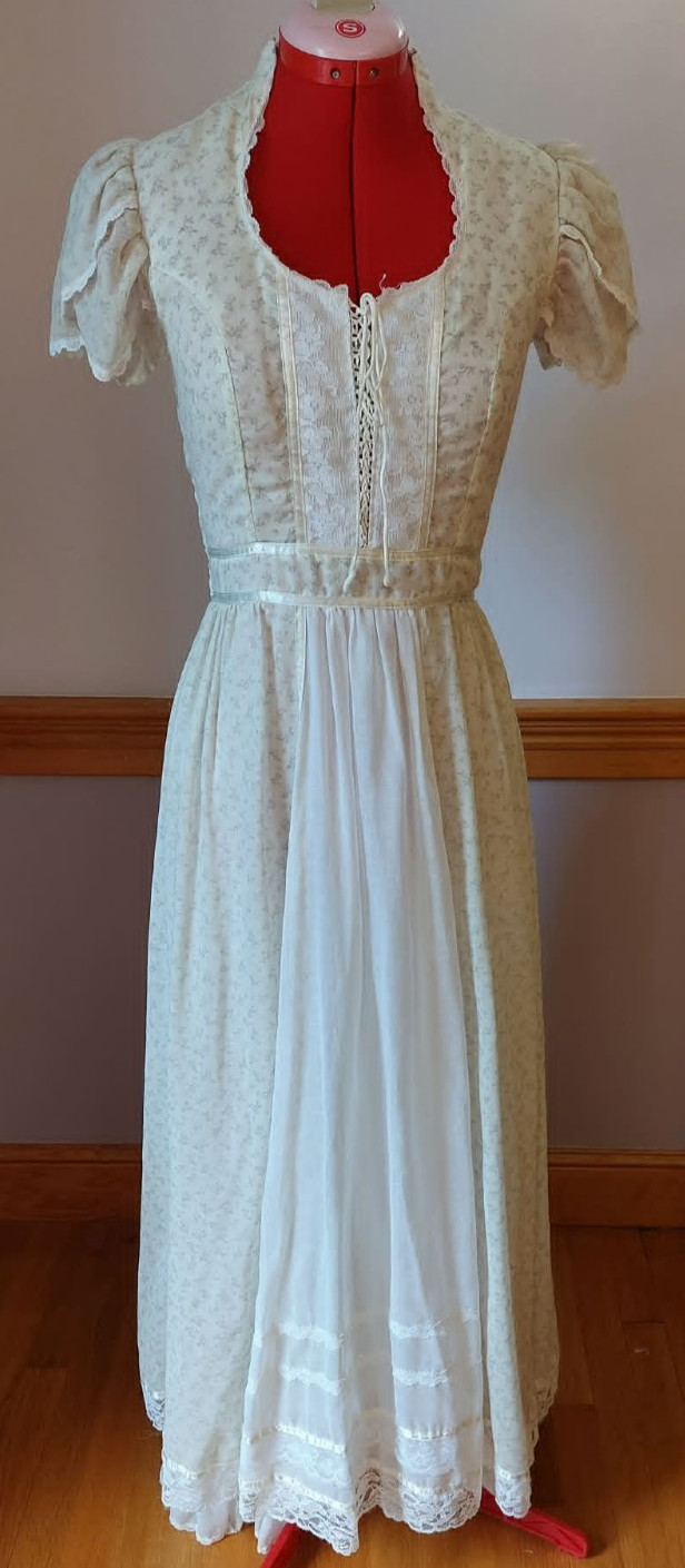 Vintage 1970s Gunne Sax Romantic Renaissance Maxi Dress, delicate floral print