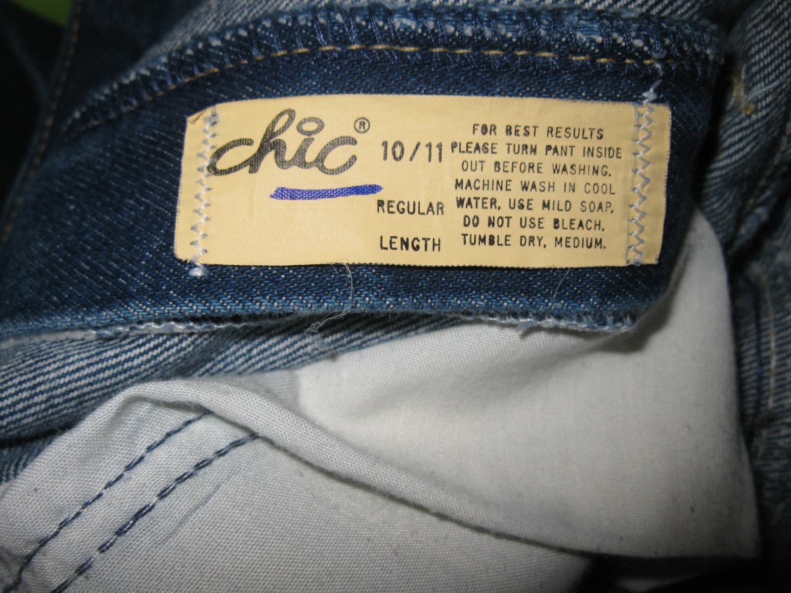 Vintage 1980&rsquo;s era Chic regular length dark wash jeans women&rsquo;s size 10/11