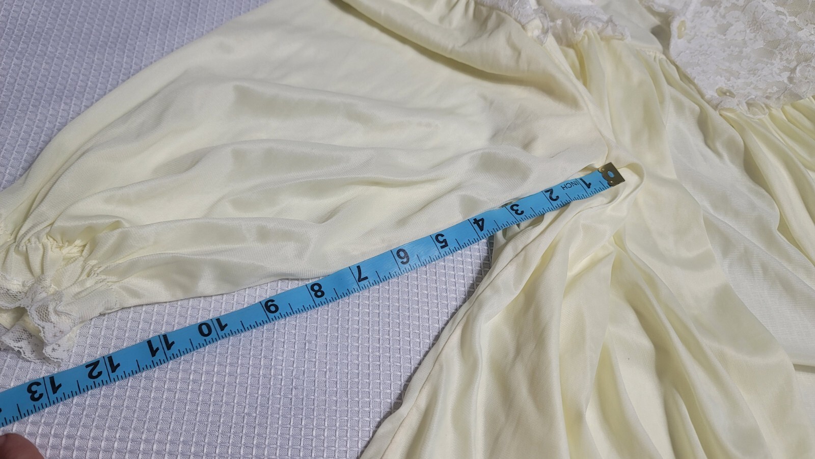PHILMAID Pale Yellow Button Nylon SHEER LACE BED JACKET 1960s Lingerie 32/34