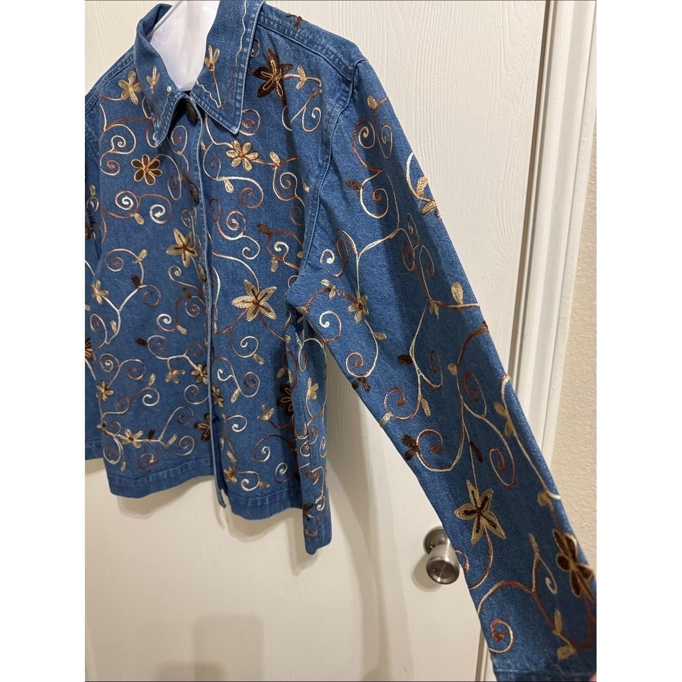 Units Embroidered Cotton Denim Jacket Boho Floral Wood Buttons Long Sleeve Large