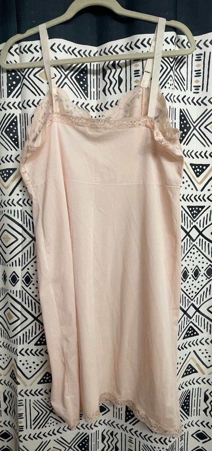 Vintage Philmaid Slip Size 40 Peach 100% Nylon Lace Detail Full Short FLAW