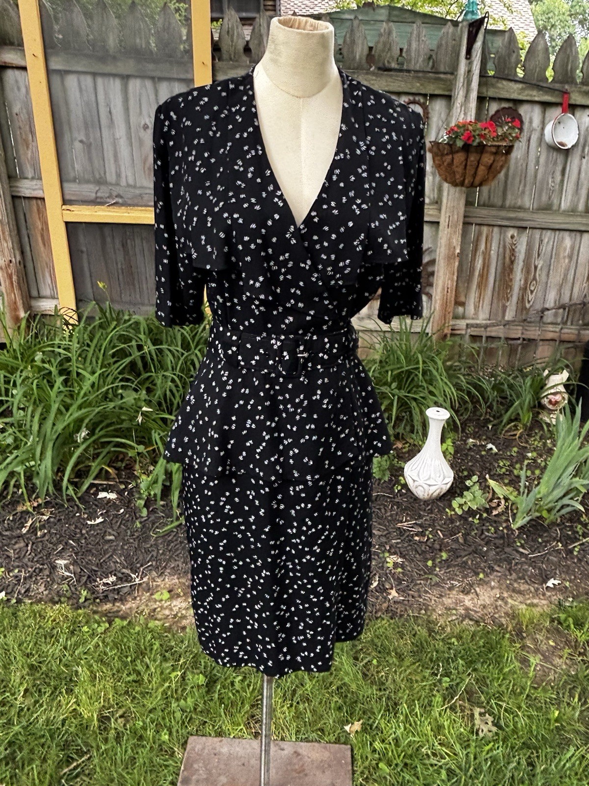 VTG Black Dress OOPS CALIFORNIA 80s does 40s Peplum Belt Sz 7/8 36x28x36&Prime;