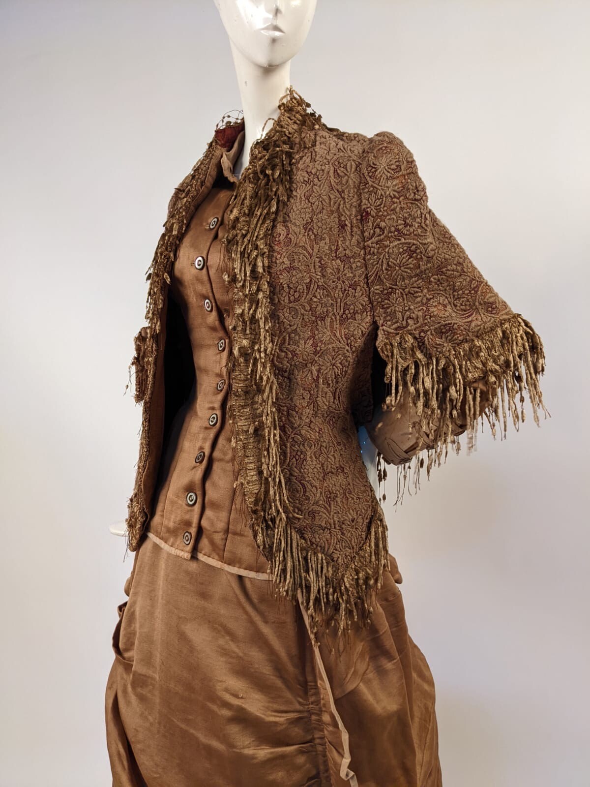 VICTORIAN TEXTURED FLORAL + FOLIAGE BUSTLE BACK CAPE W CHENILLE FRINGE EDGES