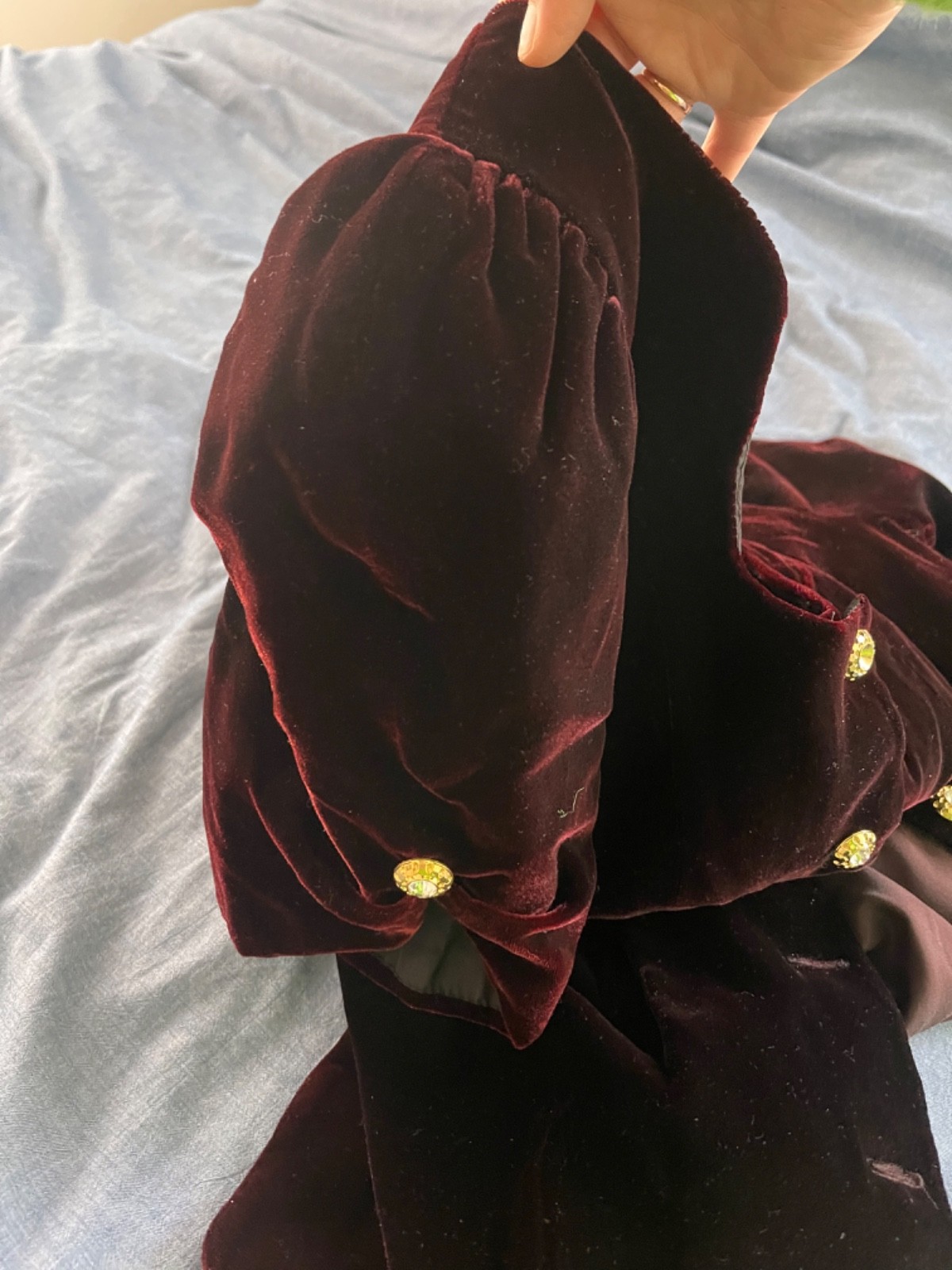READ CACHET BARI PROTAS Burgundy Velvet Rhinestone Button Cocktail Dress 7/8