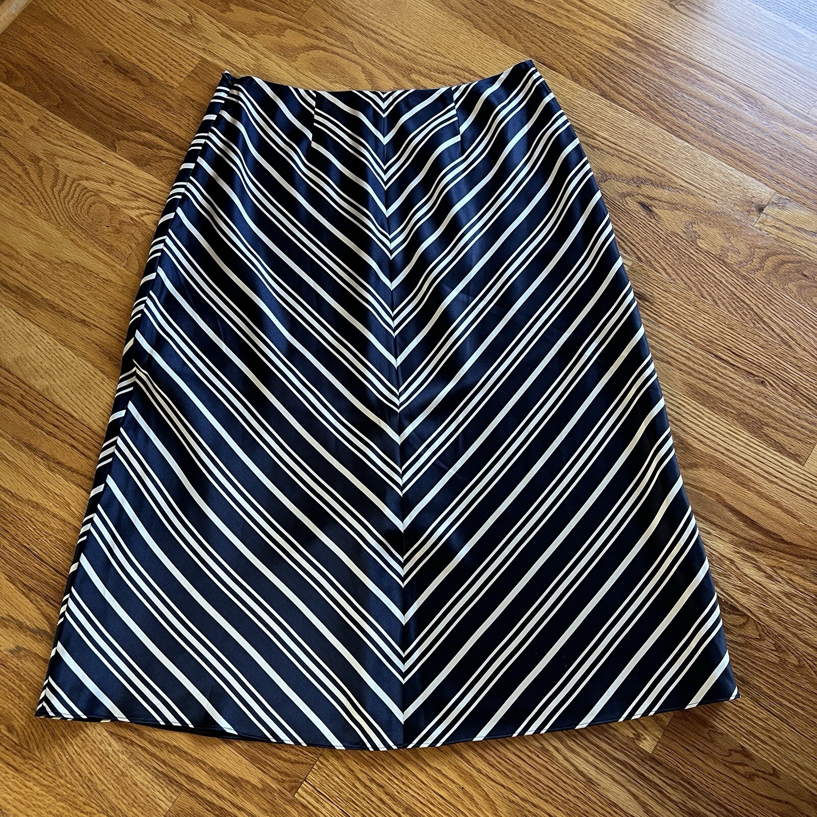 Pendleton Silk Chevron Stripe Pencil Skirt Size 10 Navy White Workwear