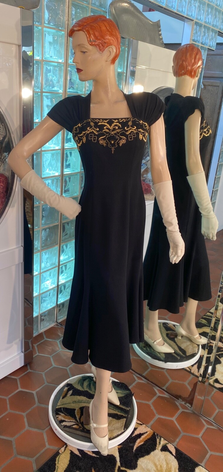 VTG Carol Little 4 Black / Embroidery Beaded 1940s inspired Key hole Back Dress