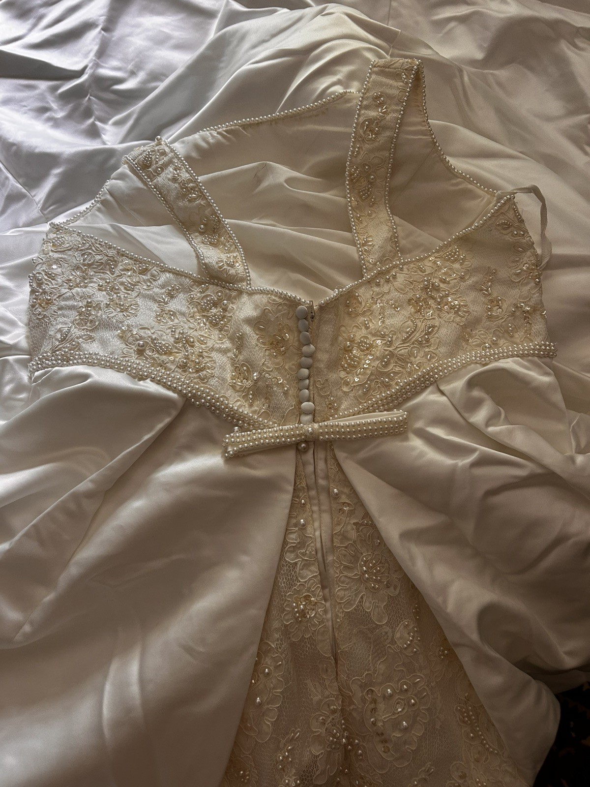 VTG Inspired High-Low Wedding Dress Beaded Lace Pearl Embellished Chapel Train