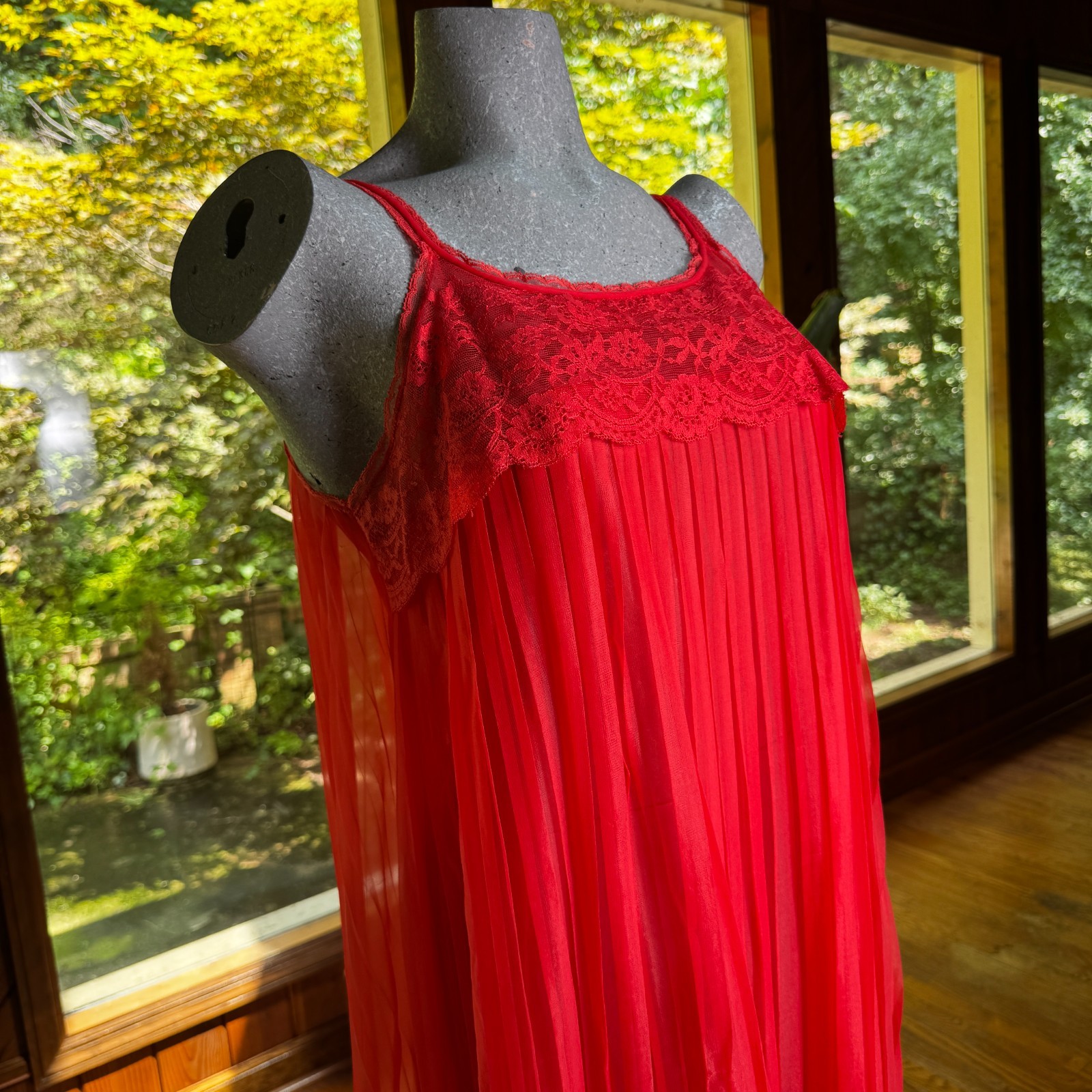 Vintage Sears Charmode Babydoll Pleated Lace Peignoir Robe Nightgown Set Medium