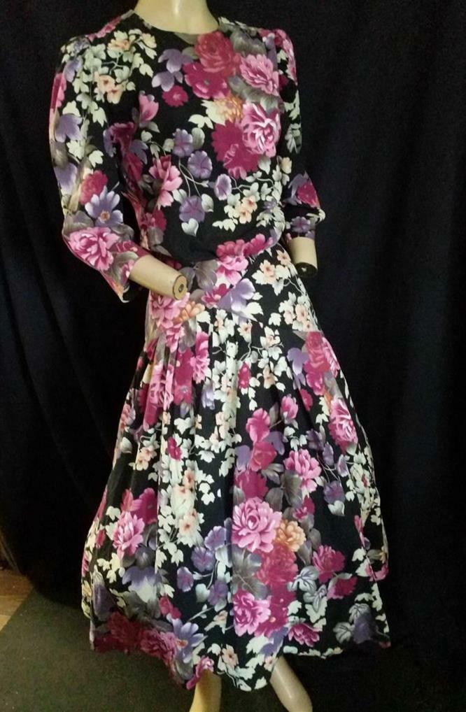 1980&rsquo;S PINK FLORAL ON BLACK COTTON/RAYON BLEND FULL DRESS BY LISA II-40&Prime; BUST