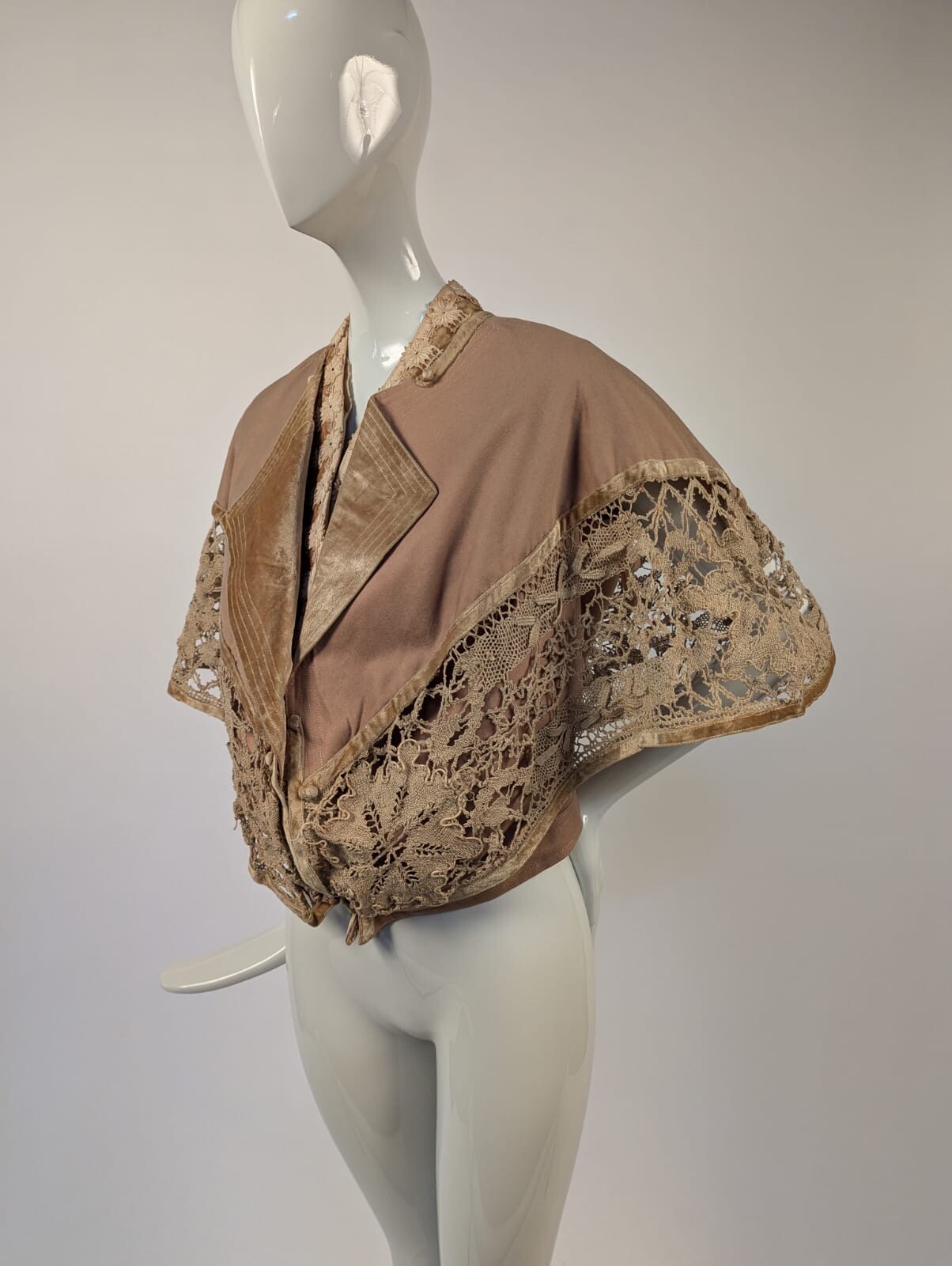 EARLY EDWARDIAN CASHMERE BODICE W BEAUTIFUL LINEN LACE EDGING
