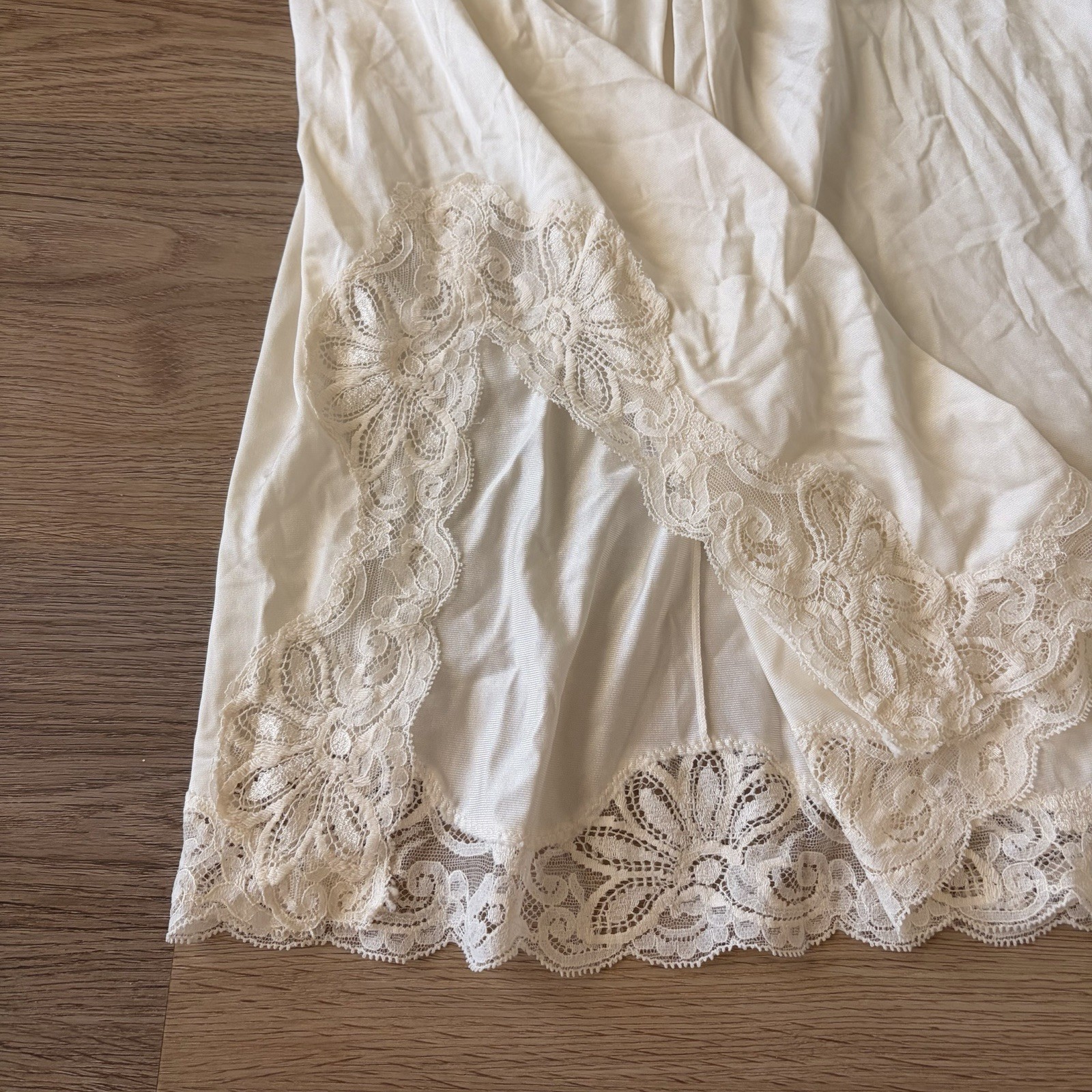 Vintage Shadowline Half Slip Womens XL 26” Ivory Nylon Lace Hem Skirt Slip