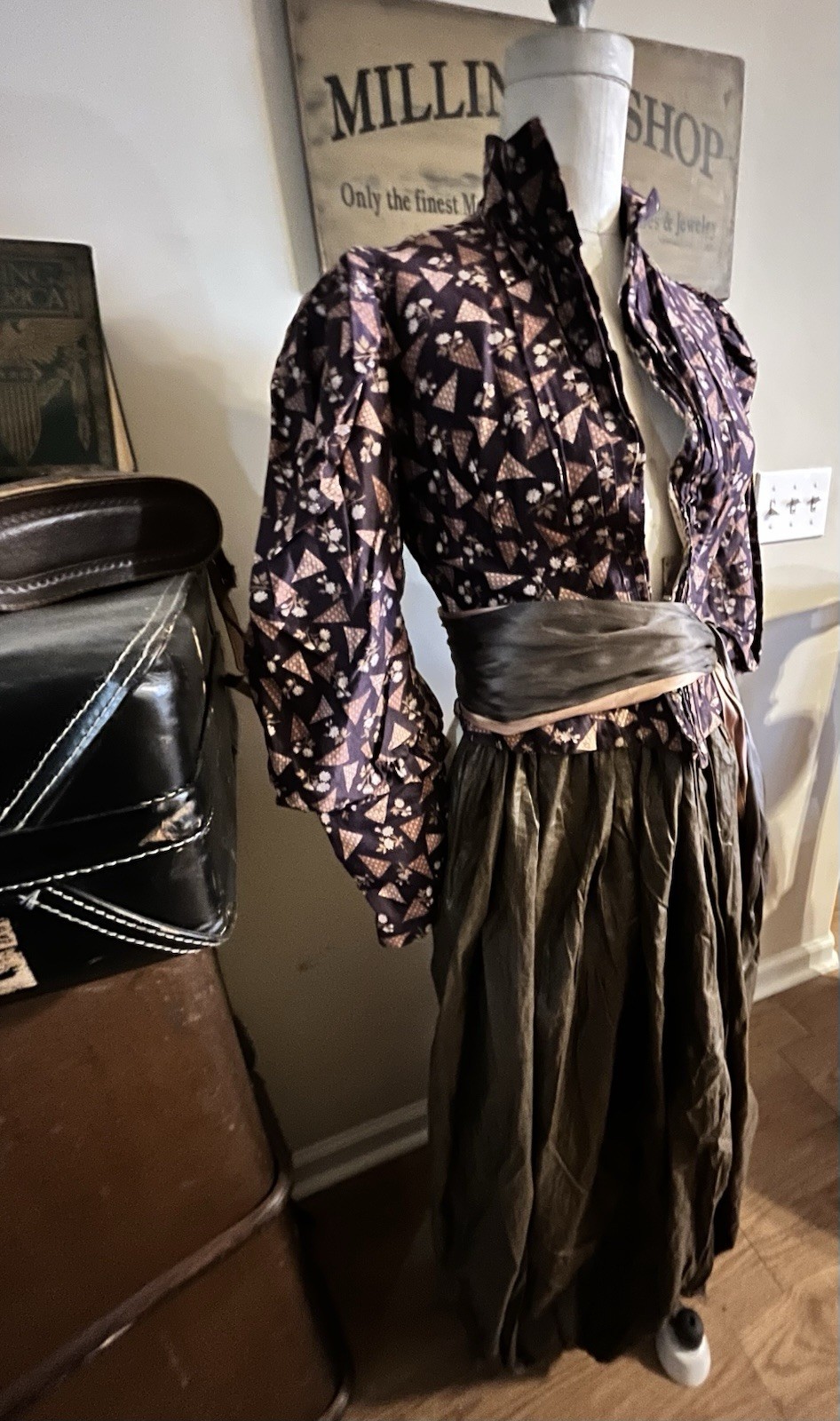 2489🌟Antique RARE 1800s French Harem Pants Boned Top Silk Sash Purple Taupe Dis