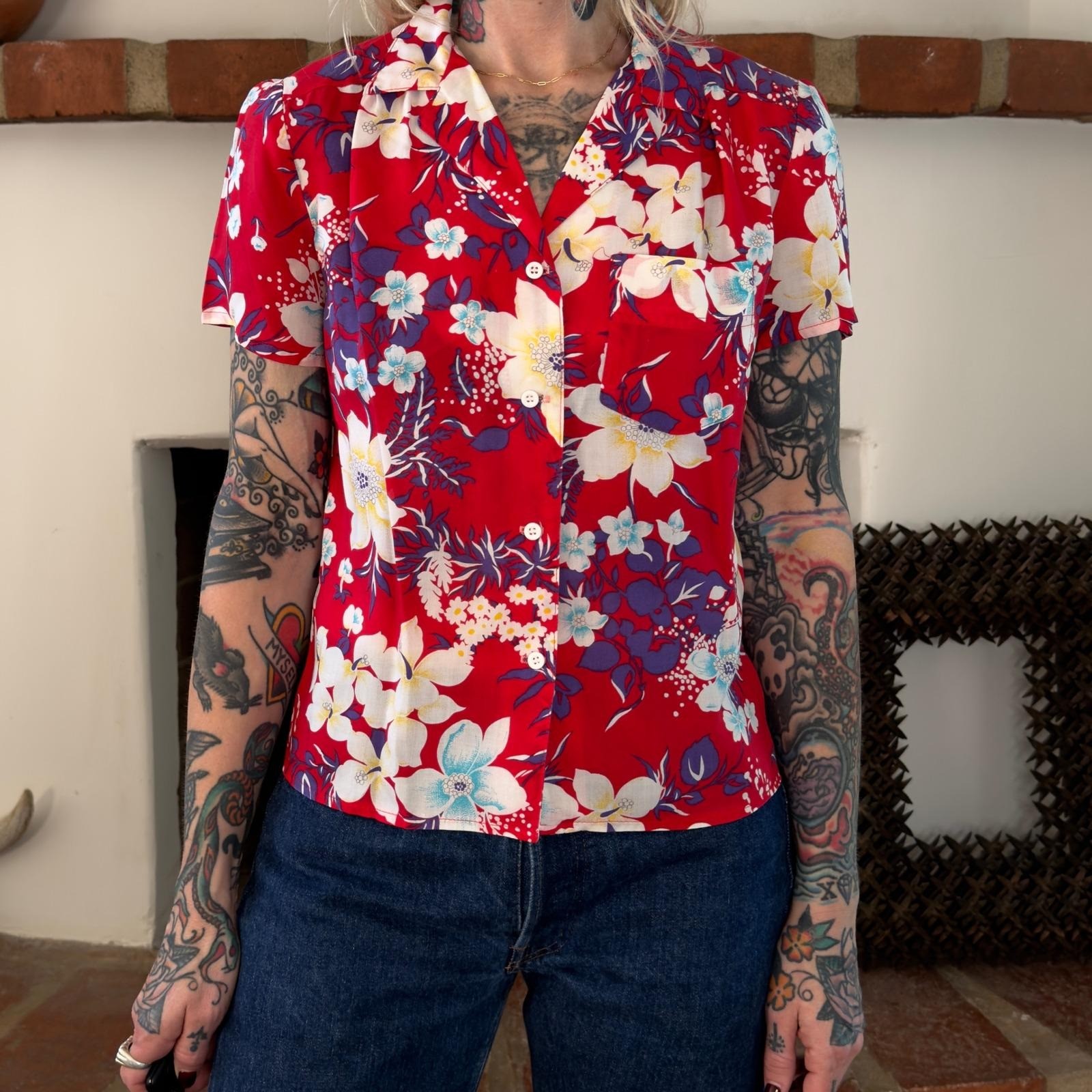 Vintage Charlie of California Red Floral Rayon Camp Shirt Short Sleeve Blouse