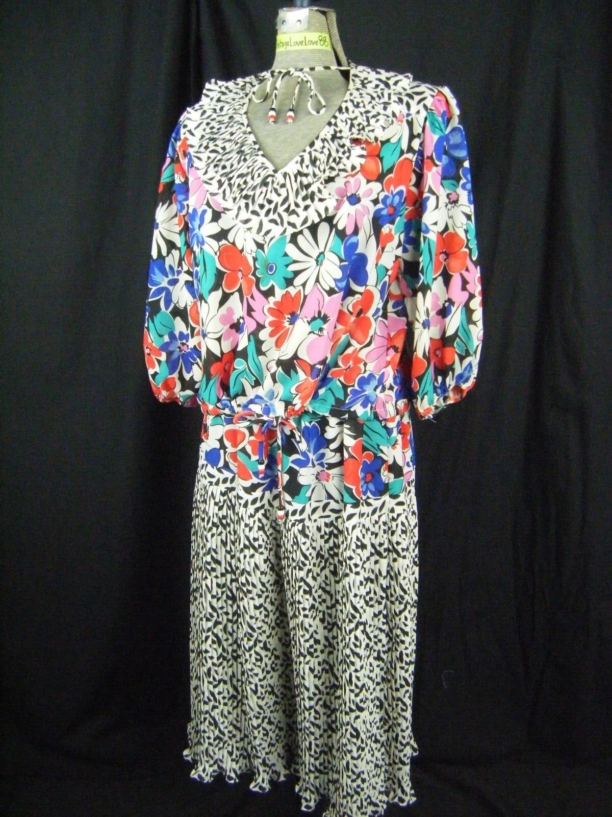 ASSORTI for SUSAN FREIS Vtg 80s Blk White Pleat Top & Skirt-Bust 44/Waist 24-34