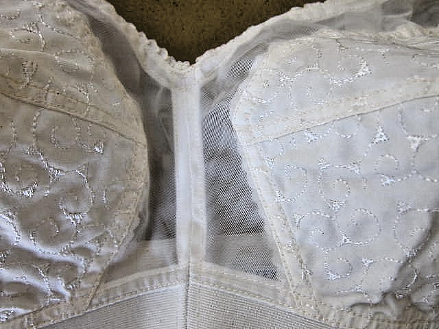 Vintage Never Worn Playtex High Style Bra Wireless Pointy Unlined Cup Sz 32C