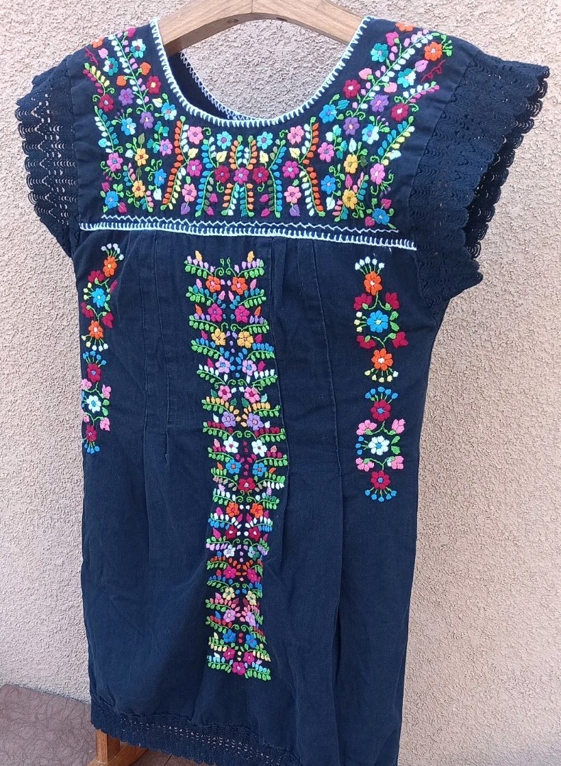 2005 Mexican 100% Cotton Embroiderd Dress Women&rsquo;s Med/Large 🇲🇽 🌻🌼🌺🌸
