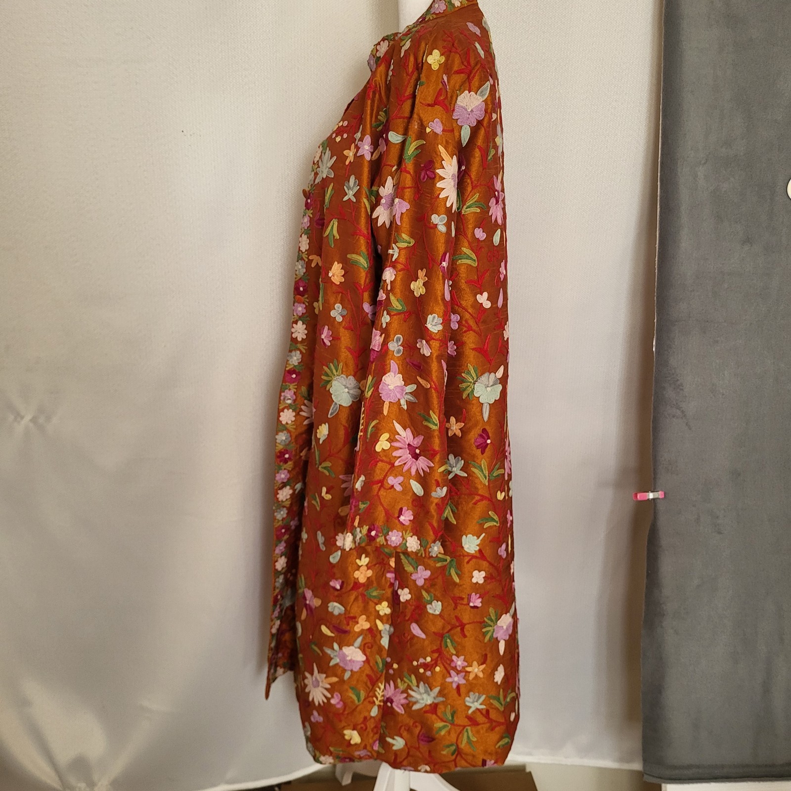 Vintage Long Kashmiri Aari Crewel Embroidered Copper Silk Jacket Floral Size L