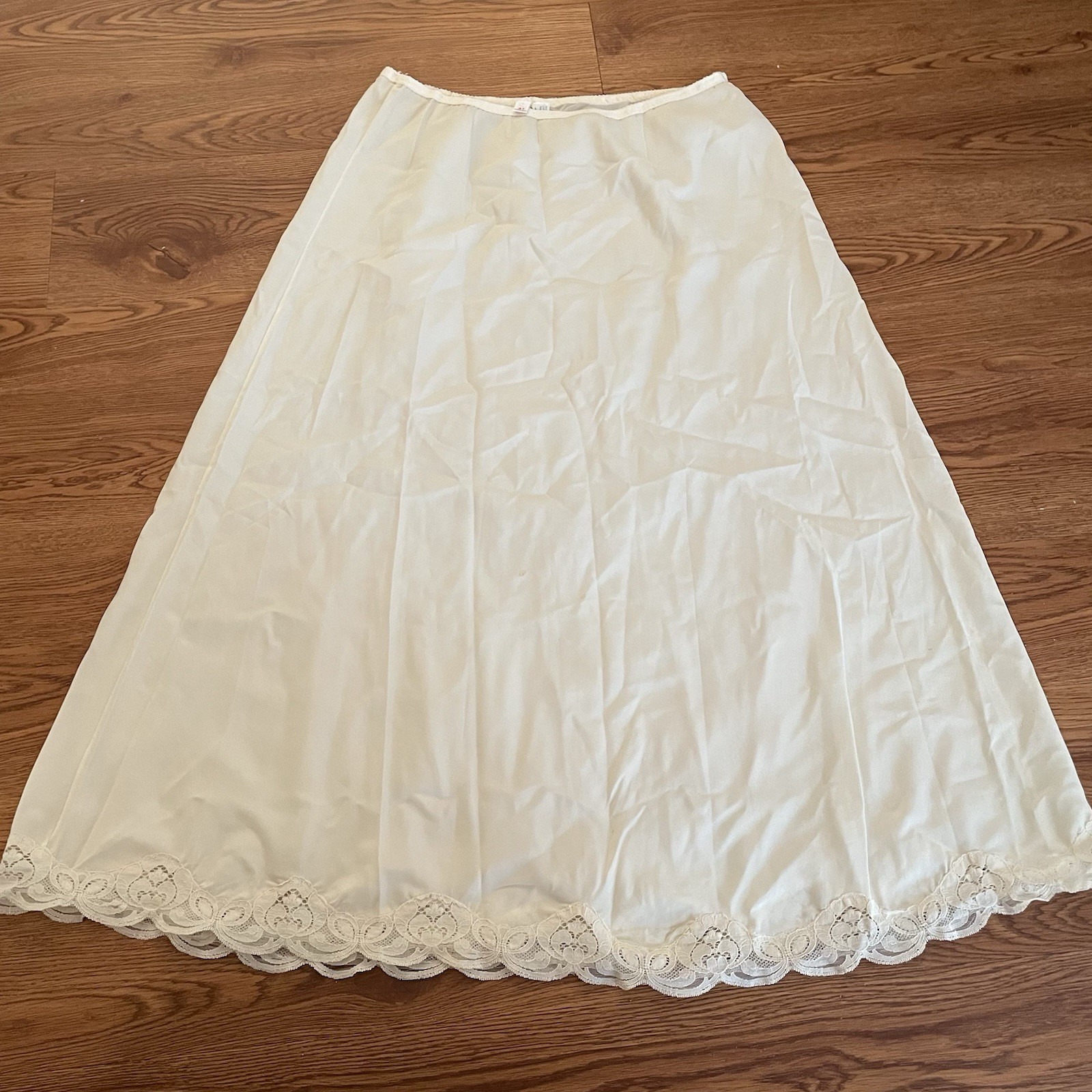 Vintage Lady Lynne Half Slip Size M Ivory