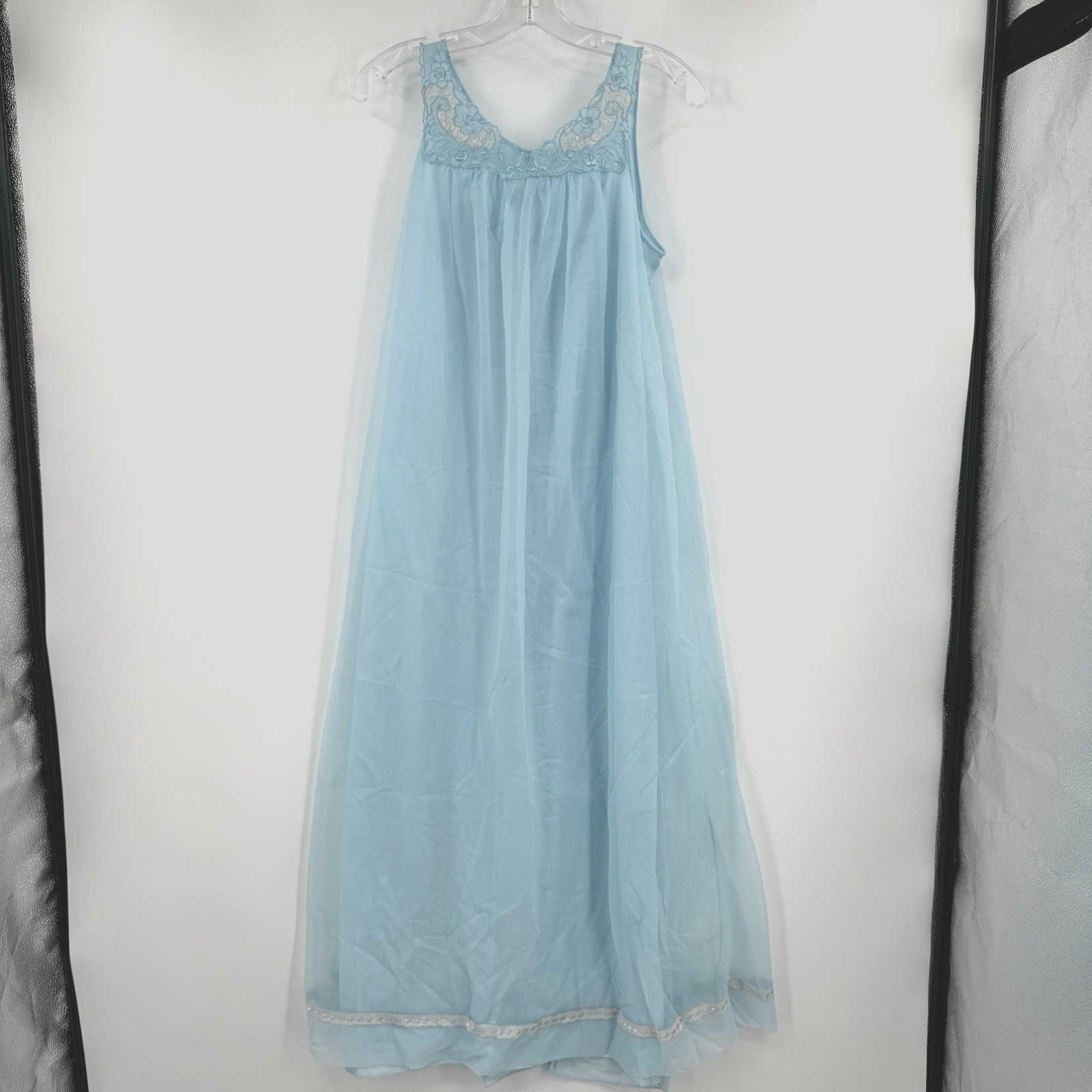 Vintage Miss Elaine Nightgown MEDIUM Light Blue Floral Style 59