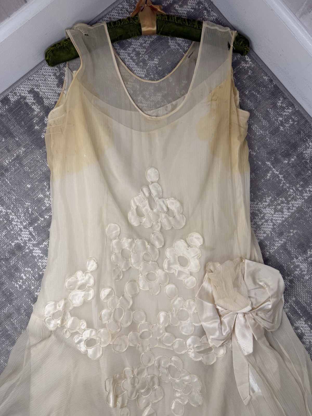Vintage Antique 1920s Silk Flapper Wedding Dress Ivory Appliqué As-Is WOUNDED