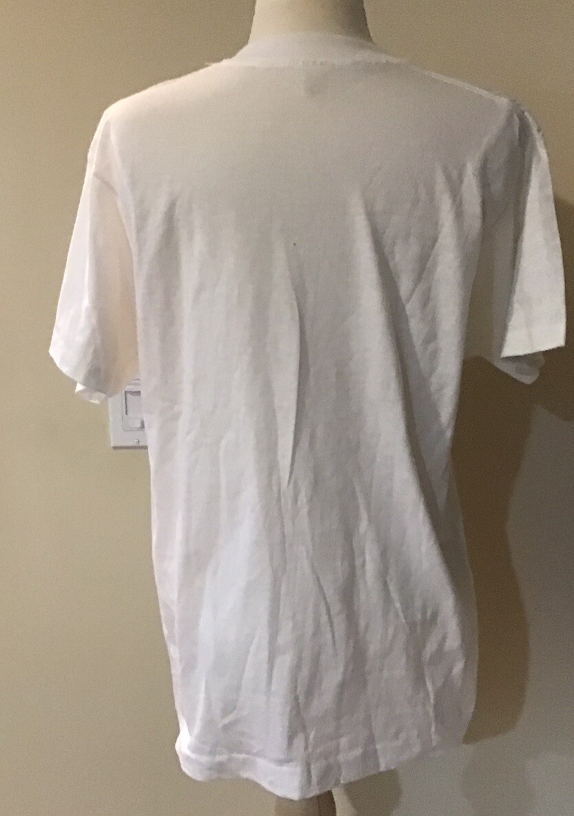 Yummies Candy & Nuts, Kittery Maine Women’s Large White Vintage USA T Shirt