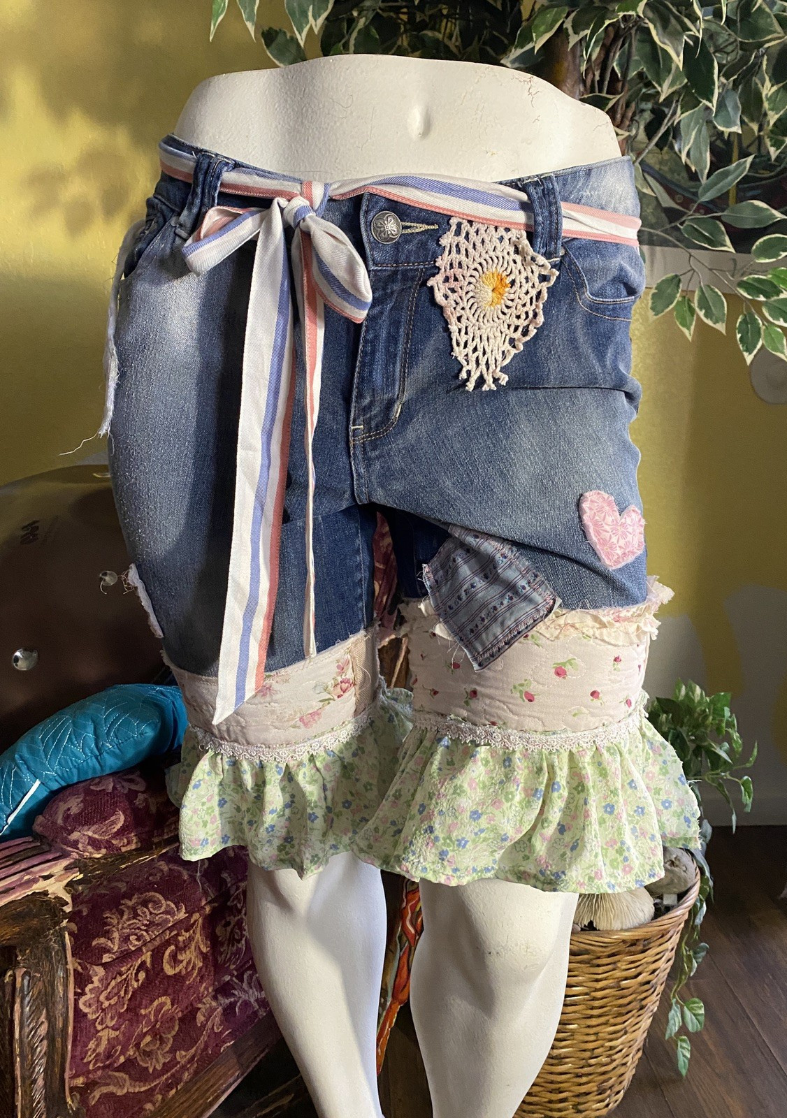 REWORKED PATCH PATCHWORK LONG RUFFLE BOHO JEANS SHORTS KNICKERS PANTALOONS L