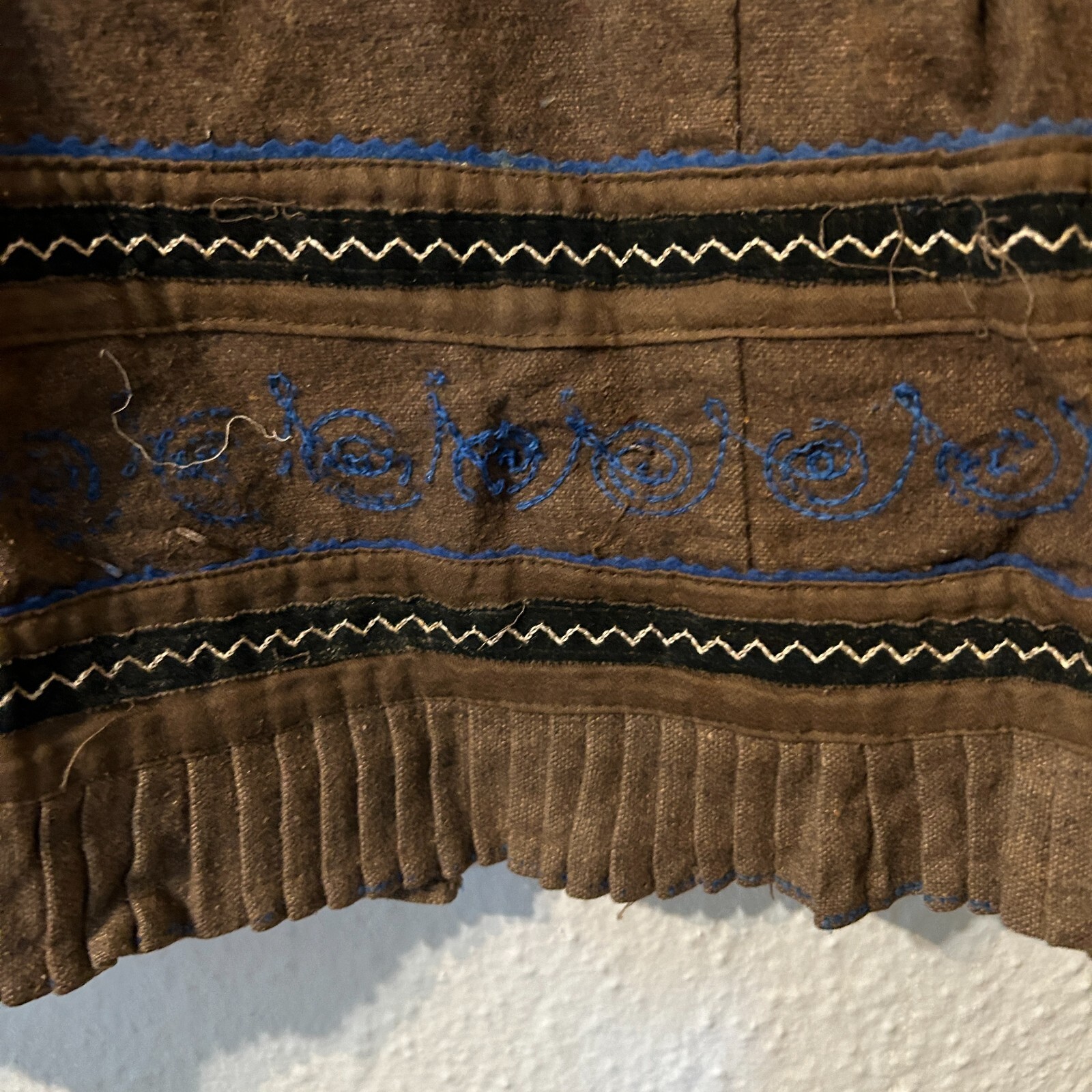 Antique 1920s Brown Wool Embroidered Skirt Flapper Pleated Hem Pocket Volup