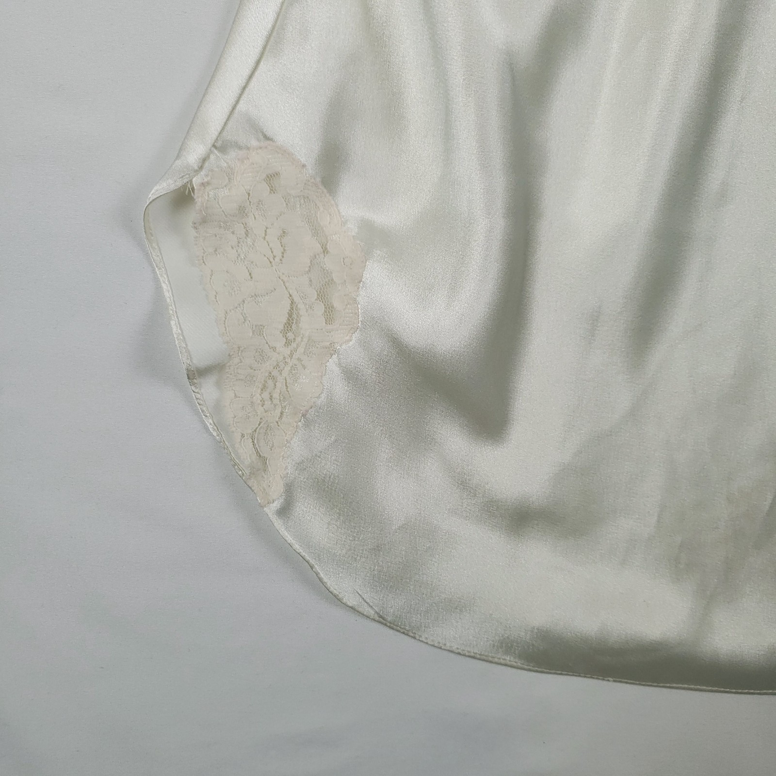 Vintage Delicates Satin Slip Womens Medium Beaded Sequin Lace Glossy Ivory 90s