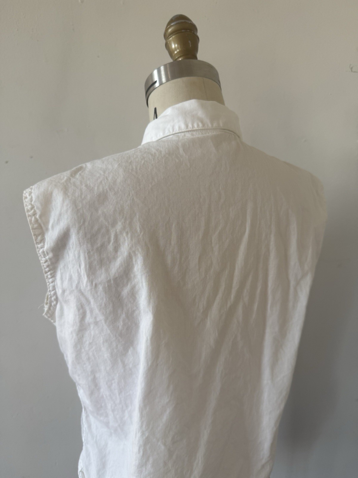 1940s 50s Cap Sleeve Cotton Loop Collar Button Up Shirt Embroidered Floral S/M