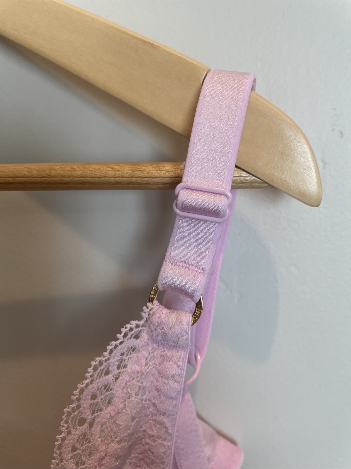 Adore Me Underwire Full Bra size 38DD Pink With Lace – Nice!