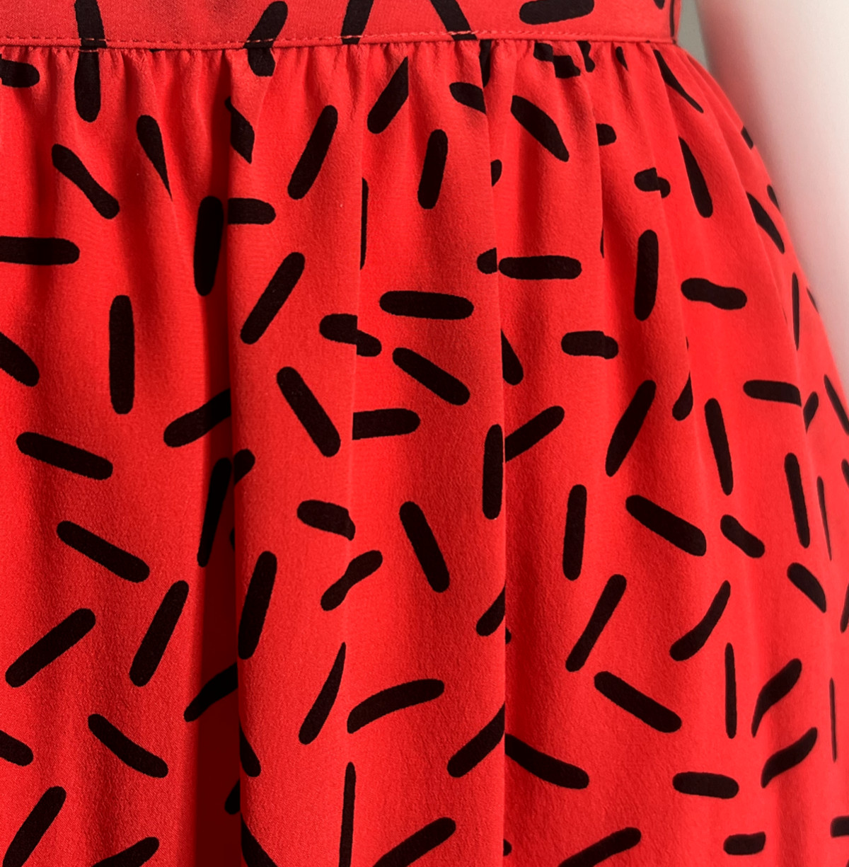 VTG Patterned 1980s Albert Nipon Silk Skirt 8, Memphis Milano LETRASET Style