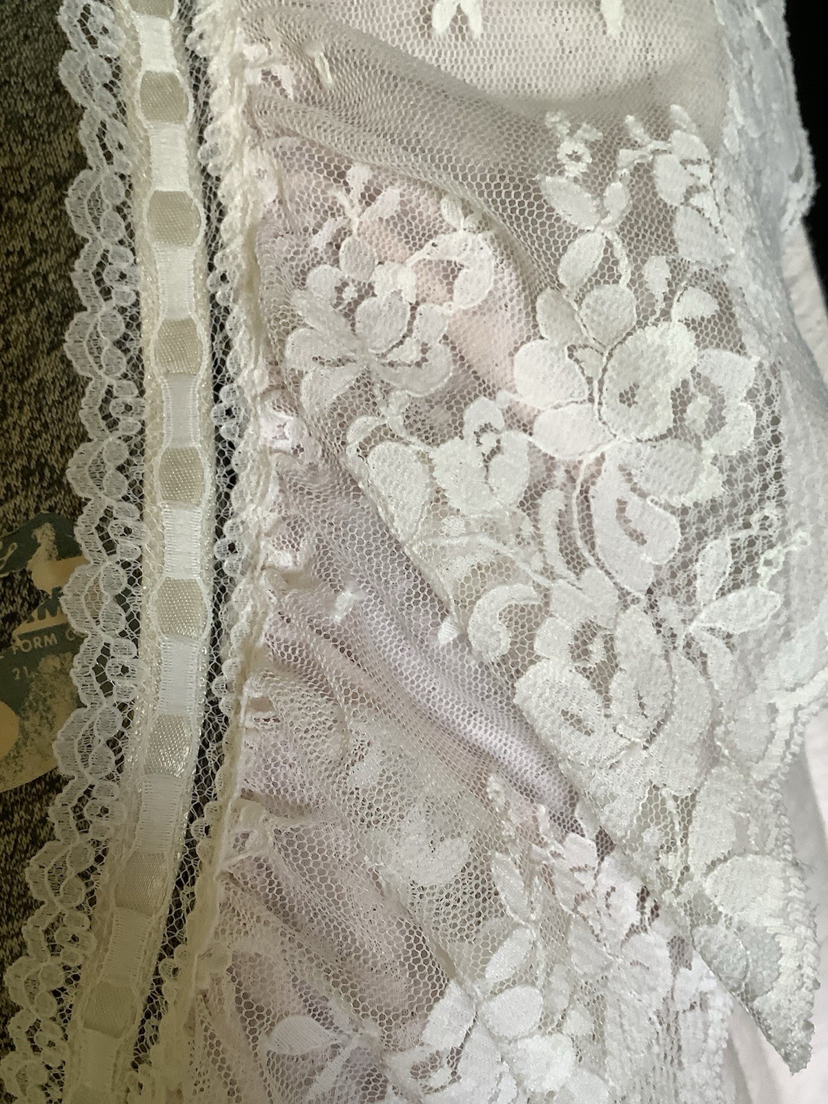 Vintage 1980s Saks Fifth Ave Carole Hochman 100% Cotton Nightgown Pink Lace M