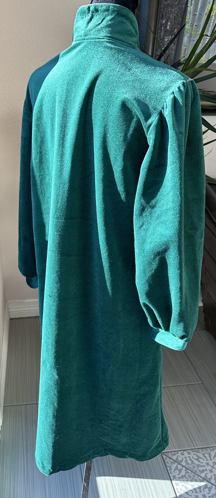 EUC Vtg Gilligan O’Malley Green Velour Made USA M 12-14 Embroidered Floral Zip